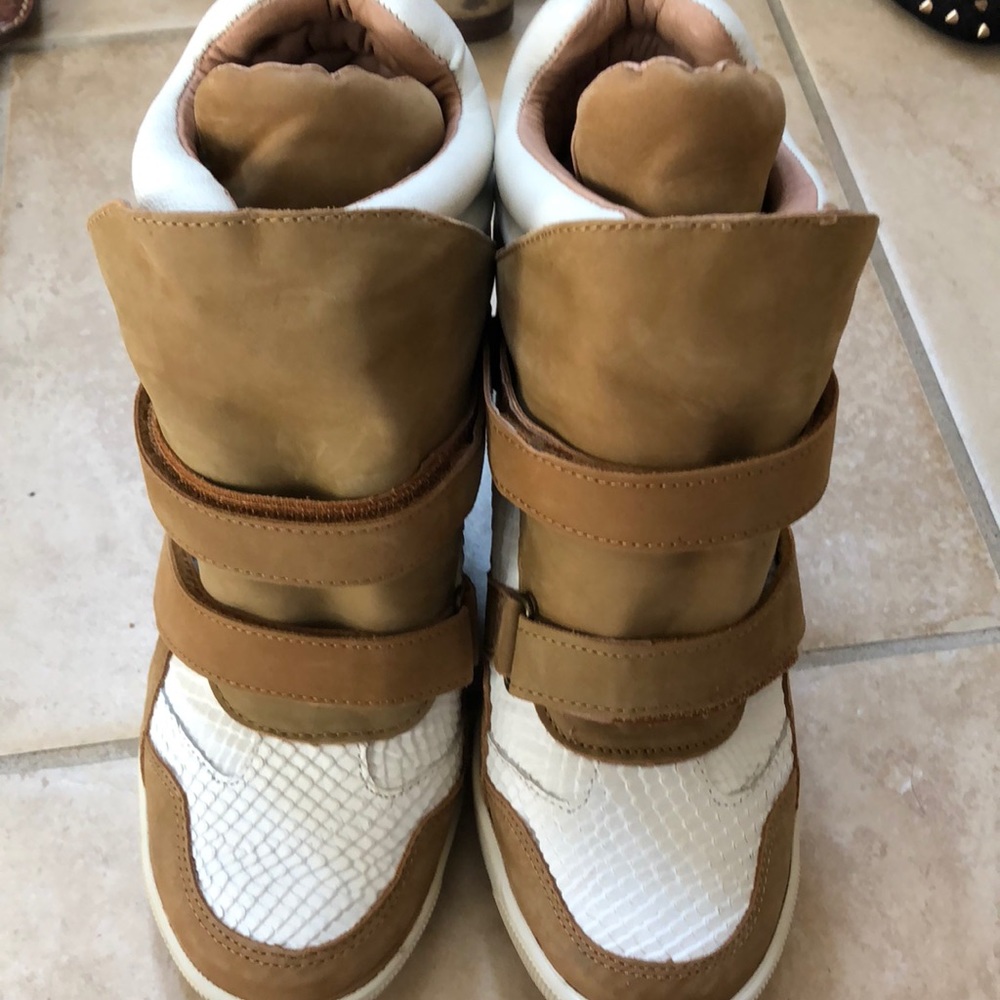 MLE: Mia Limited Edition